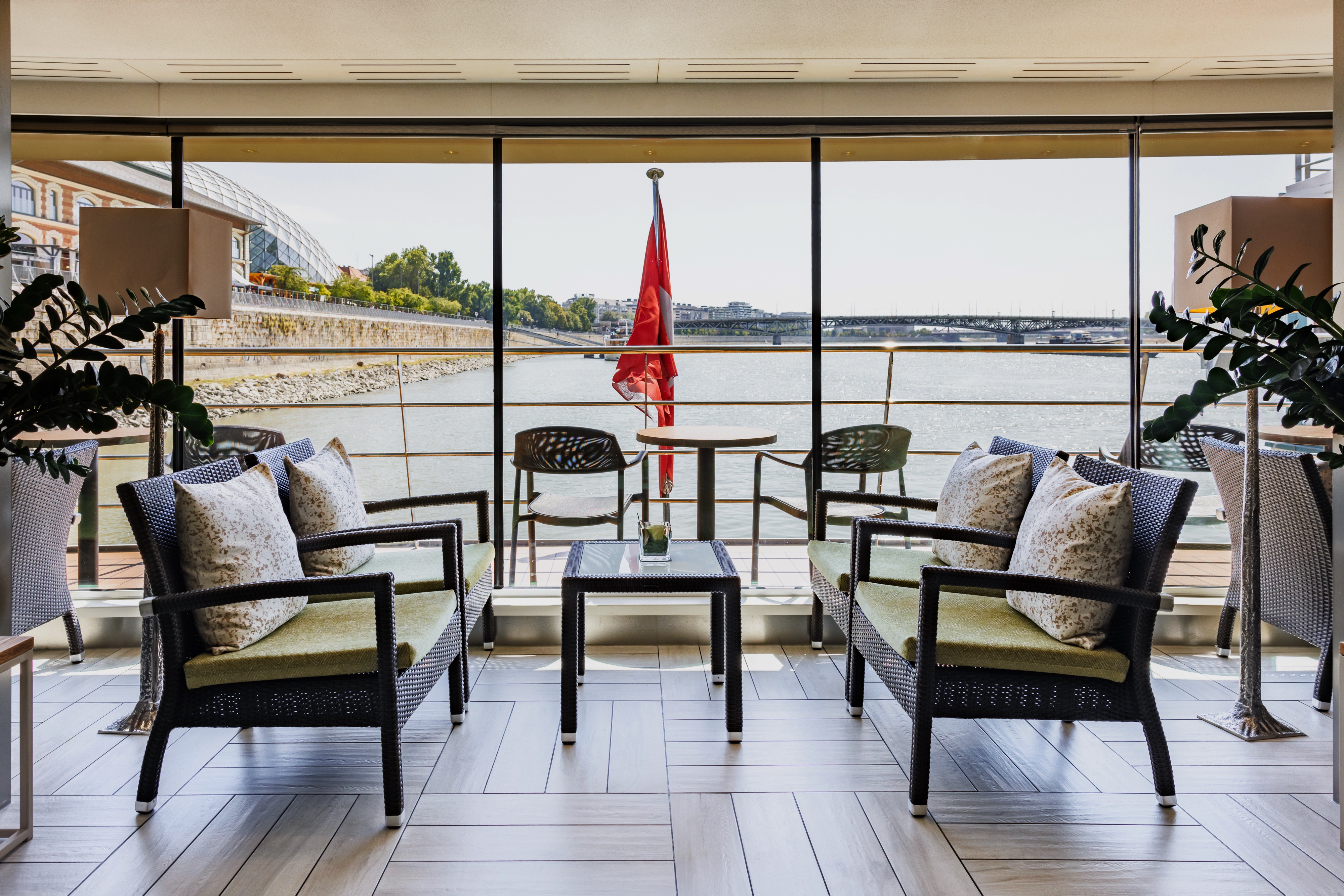 Avalon Impression - Club Lounge